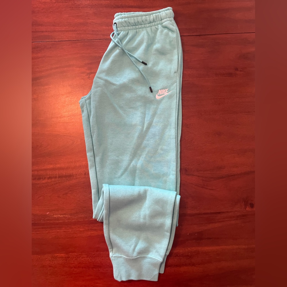 Nike fleece sweatpants women’s size medium